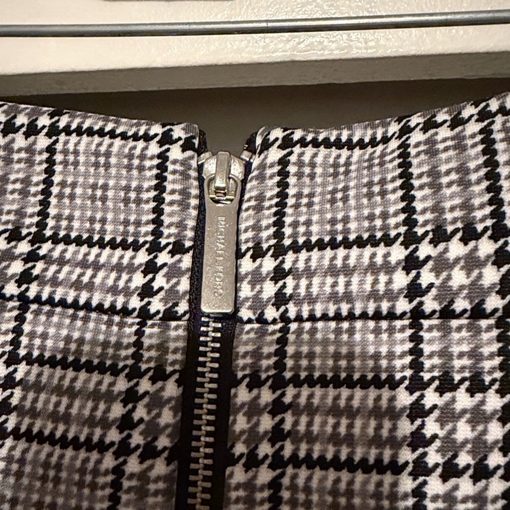 MICHAEL Michael Kors Black and Gray Plaid Pencil Skirt - Picture 7 of 10